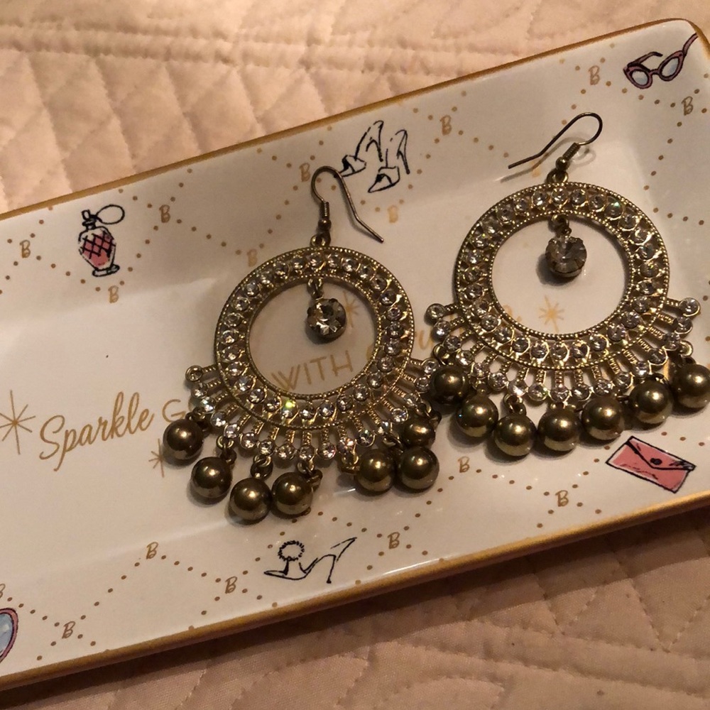 ⭐️ Dangling Crystal Center + embedded in gold tone setting & hanging beads